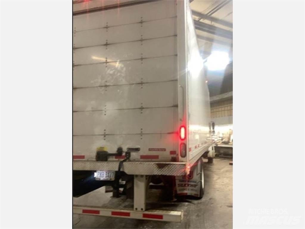 Freightliner M2 Kapali kasa kamyonlar