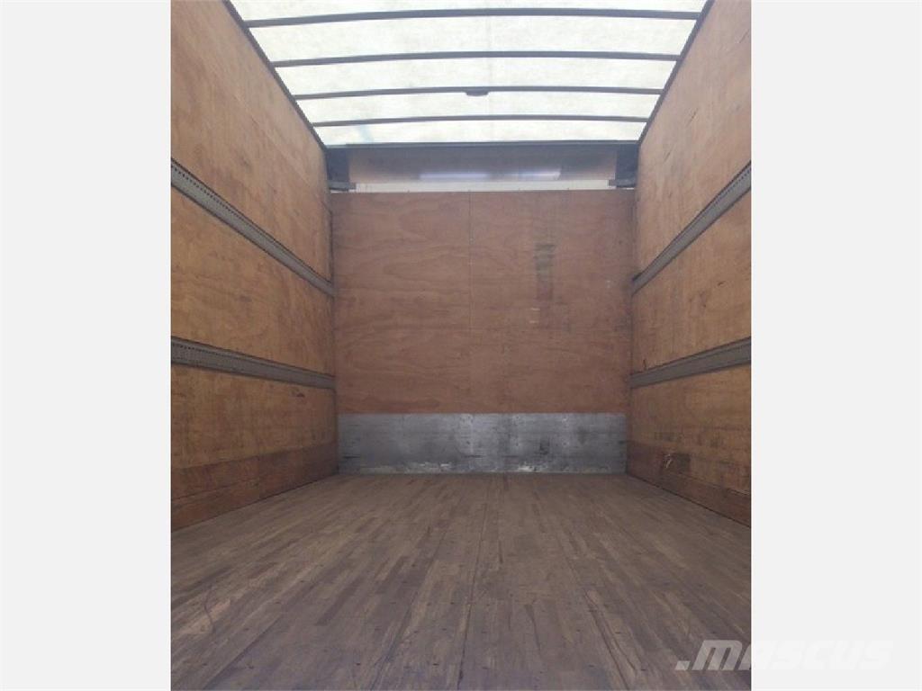 Freightliner M2 Kapali kasa kamyonlar
