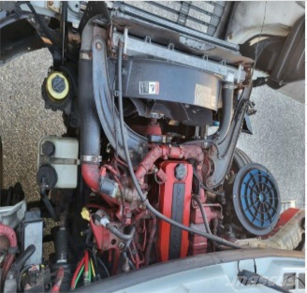 Freightliner M2 Kapali kasa kamyonlar