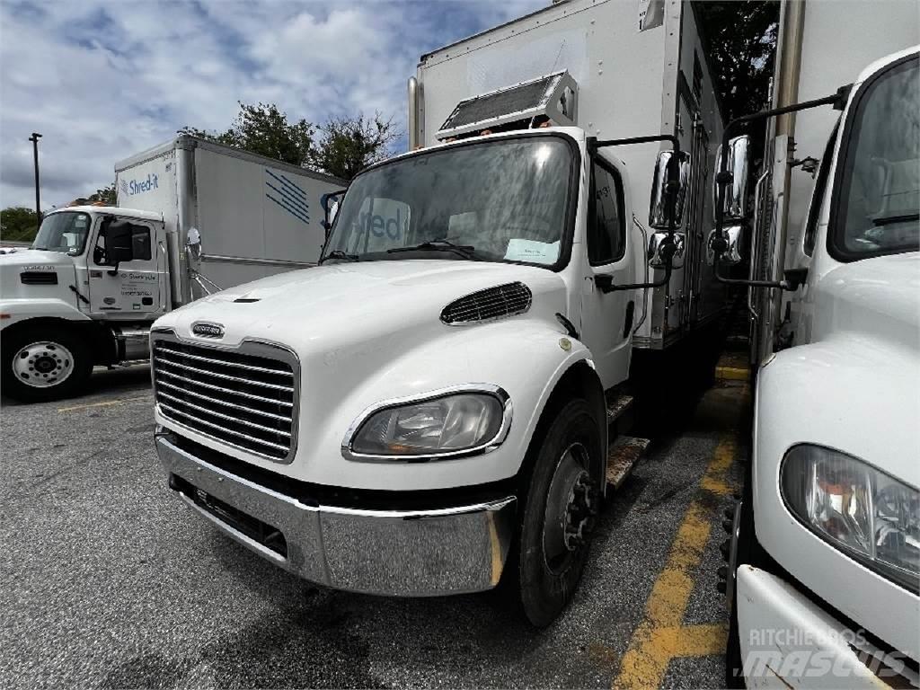 Freightliner M2-106 Kapali kasa kamyonlar