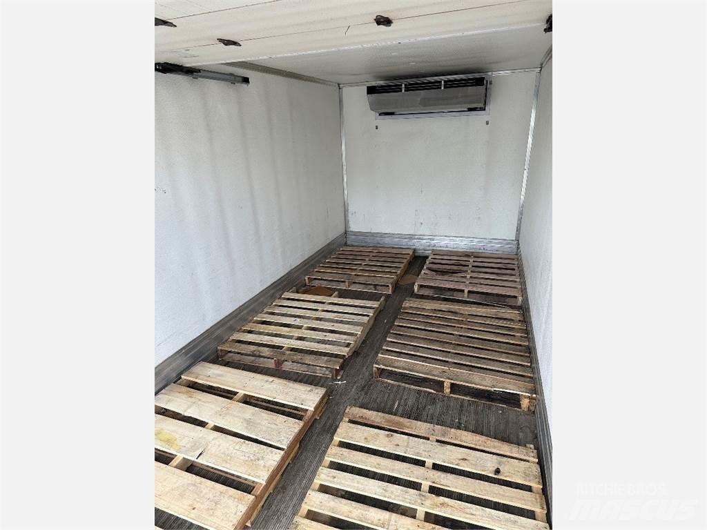 Freightliner M2 106 Frigofrik kamyonlar