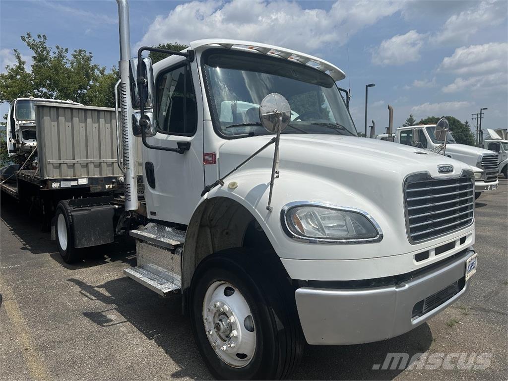 Freightliner M2 106 Çekiciler