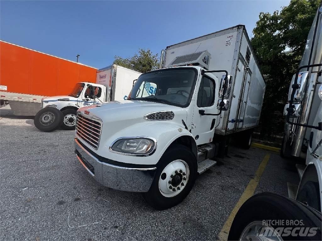 Freightliner M2-106 Kapali kasa kamyonlar