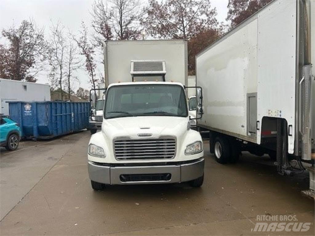 Freightliner M2-106 Kapali kasa kamyonlar