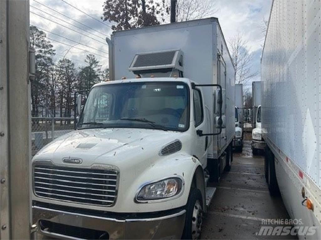 Freightliner M2-106 Kapali kasa kamyonlar