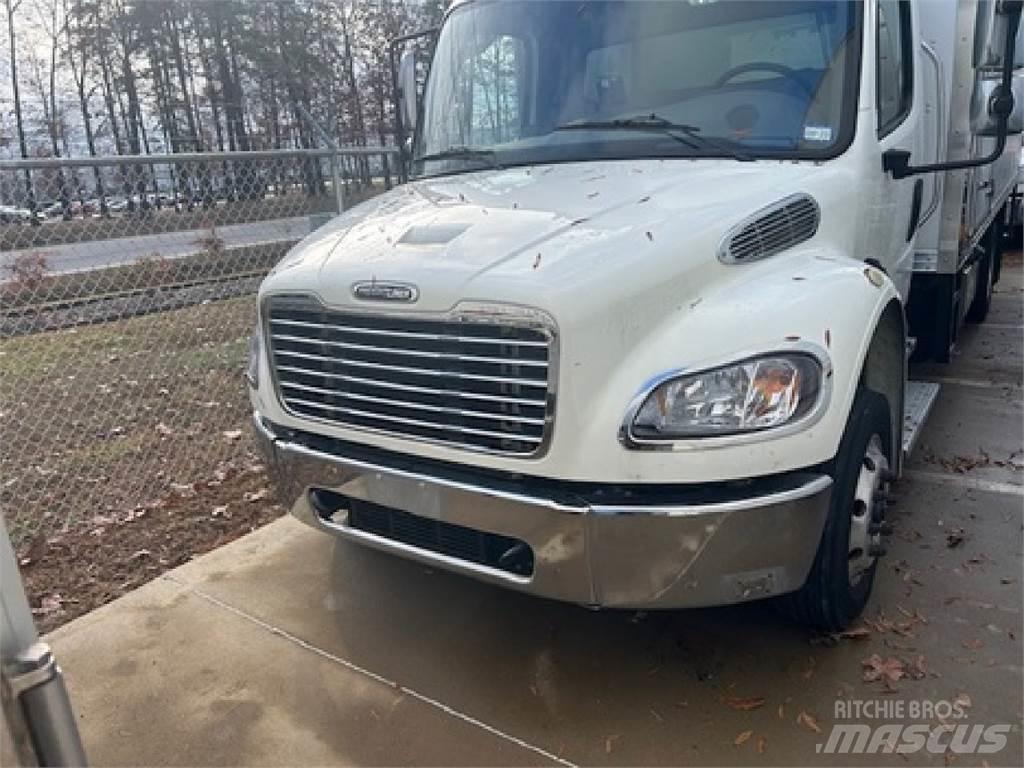 Freightliner M2-106 Kapali kasa kamyonlar