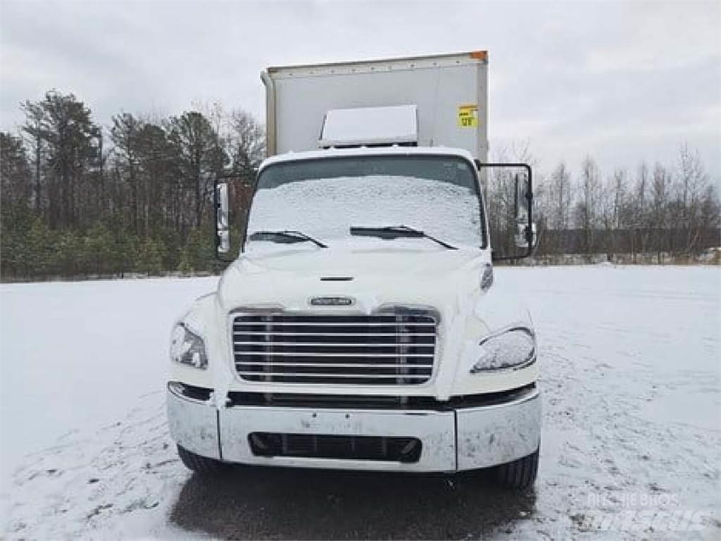 Freightliner M2-106 Kapali kasa kamyonlar