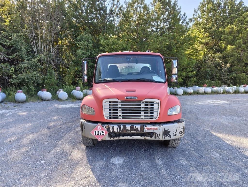 Freightliner M2 106 Diger kamyonlar