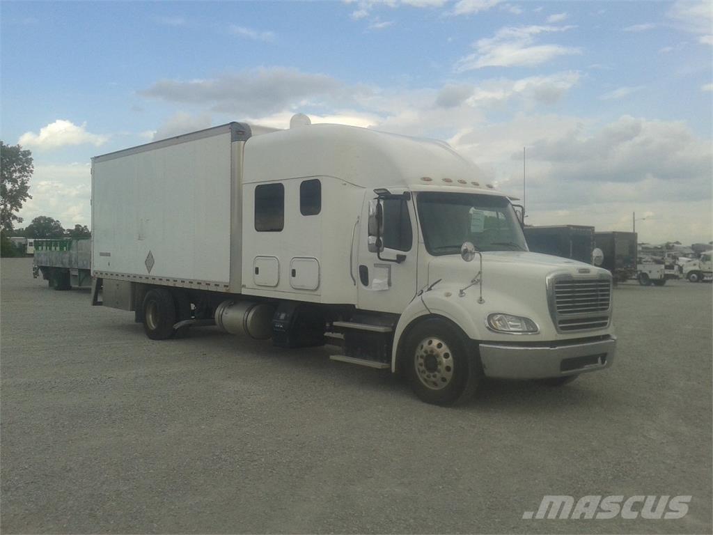 Freightliner M2-112 Kapali kasa kamyonlar