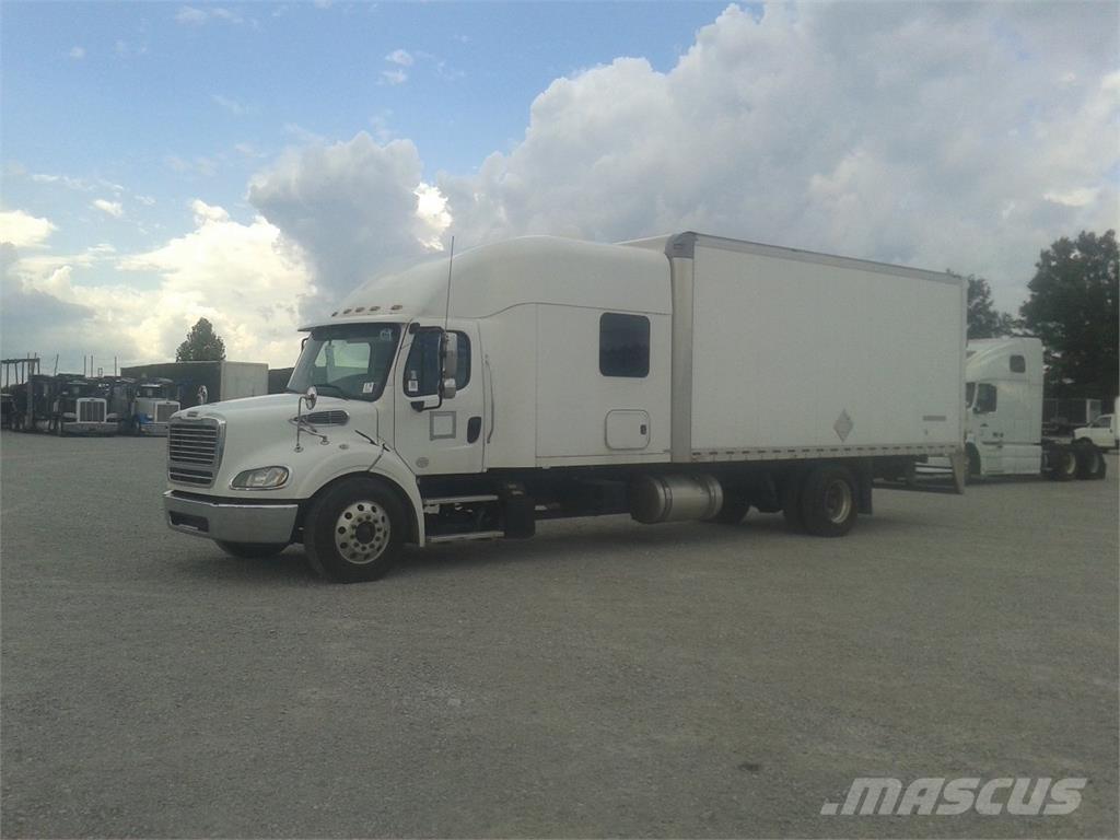 Freightliner M2-112 Kapali kasa kamyonlar