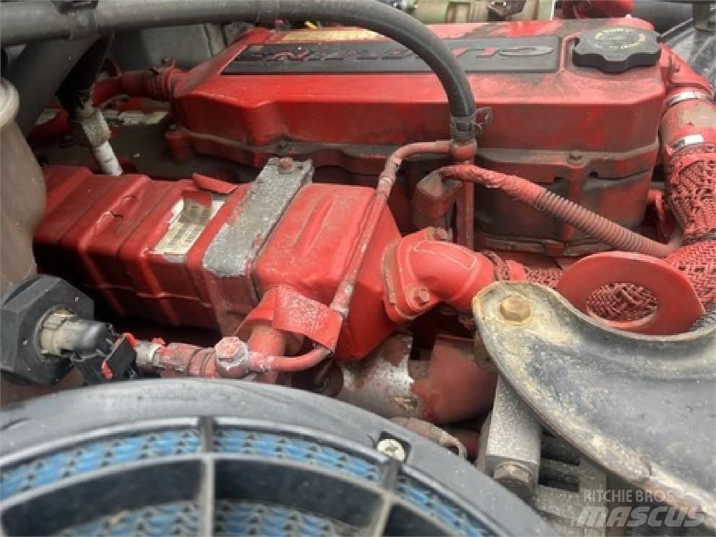 Freightliner M2106 İçecek kamyonları
