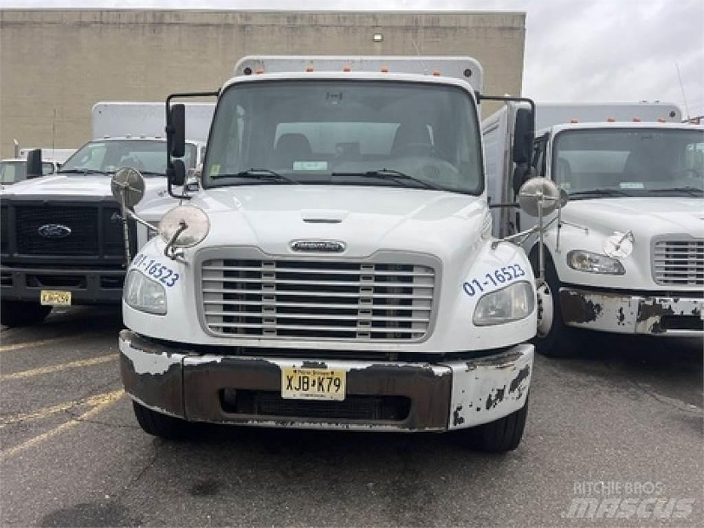 Freightliner M2106 İçecek kamyonları