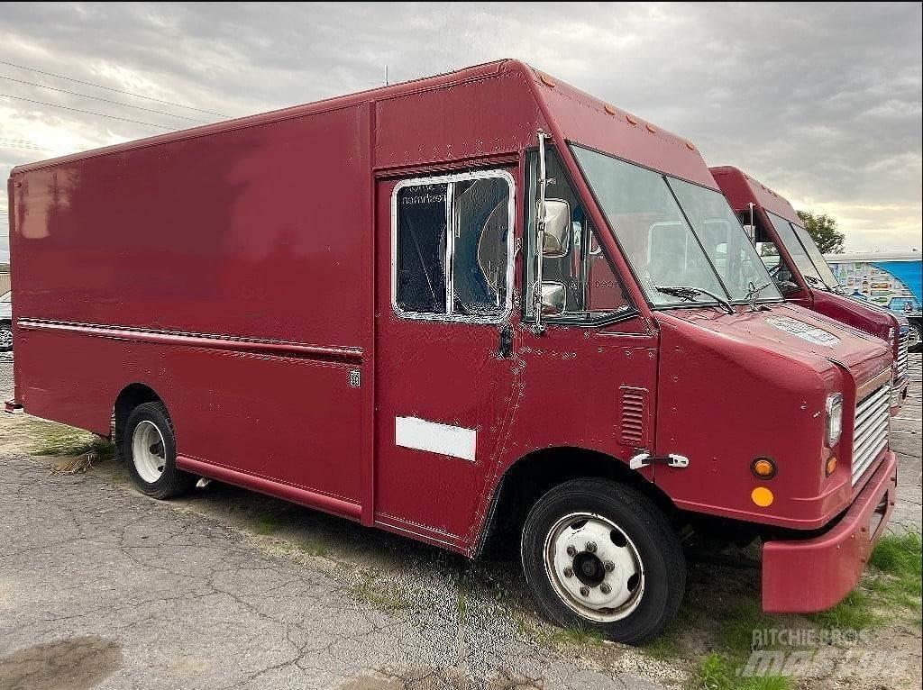 Freightliner MT45 Kapali kasa kamyonetler
