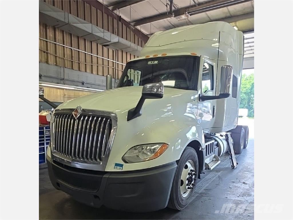 International LT Çekiciler