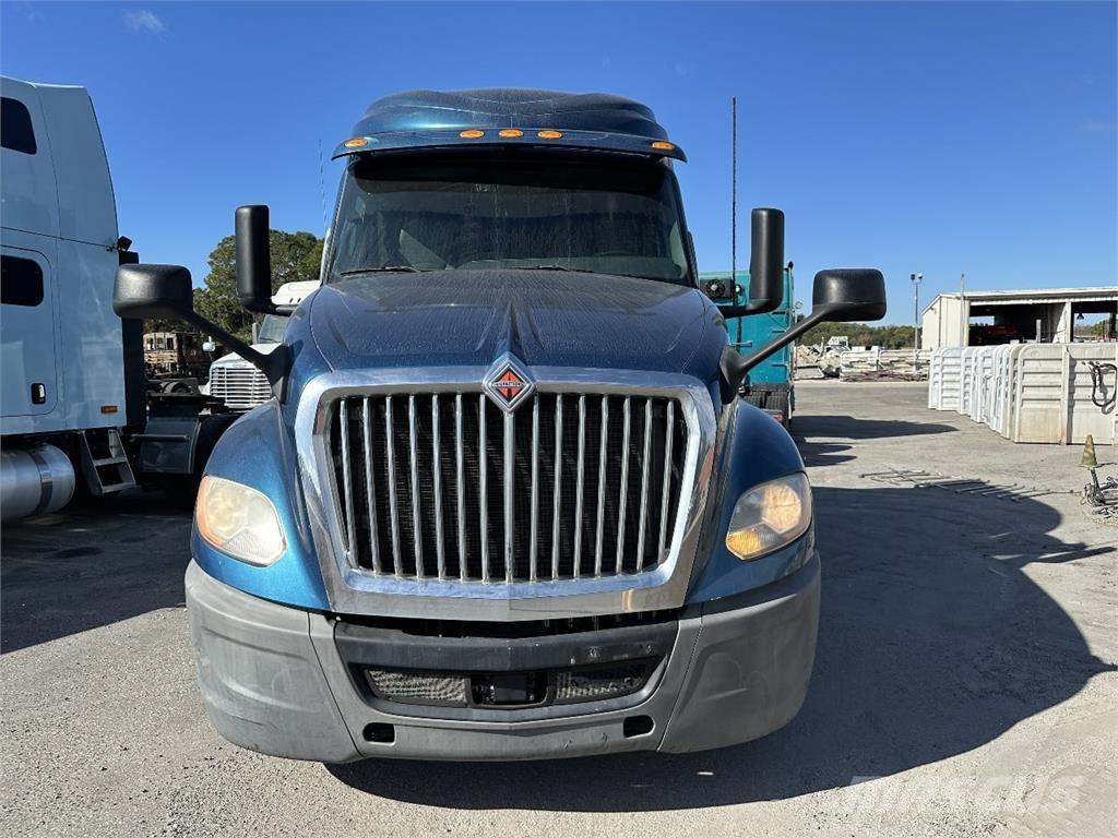 International LT625 Çekiciler