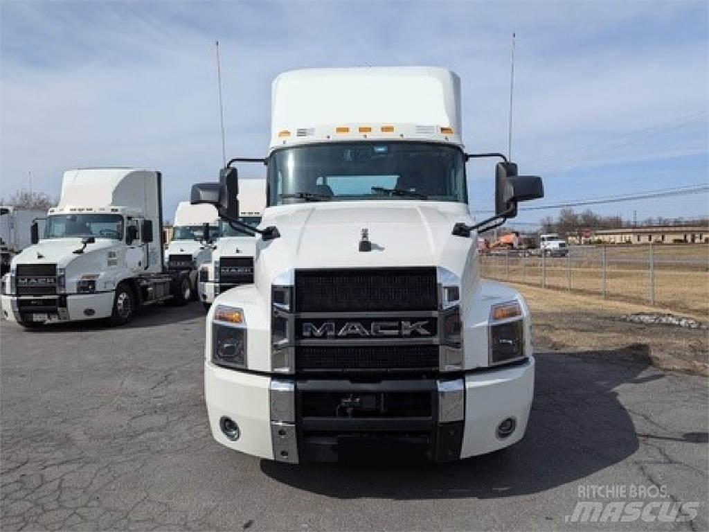 Mack AN64T Çekiciler