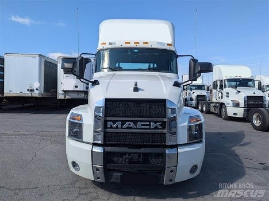 Mack AN64T Çekiciler