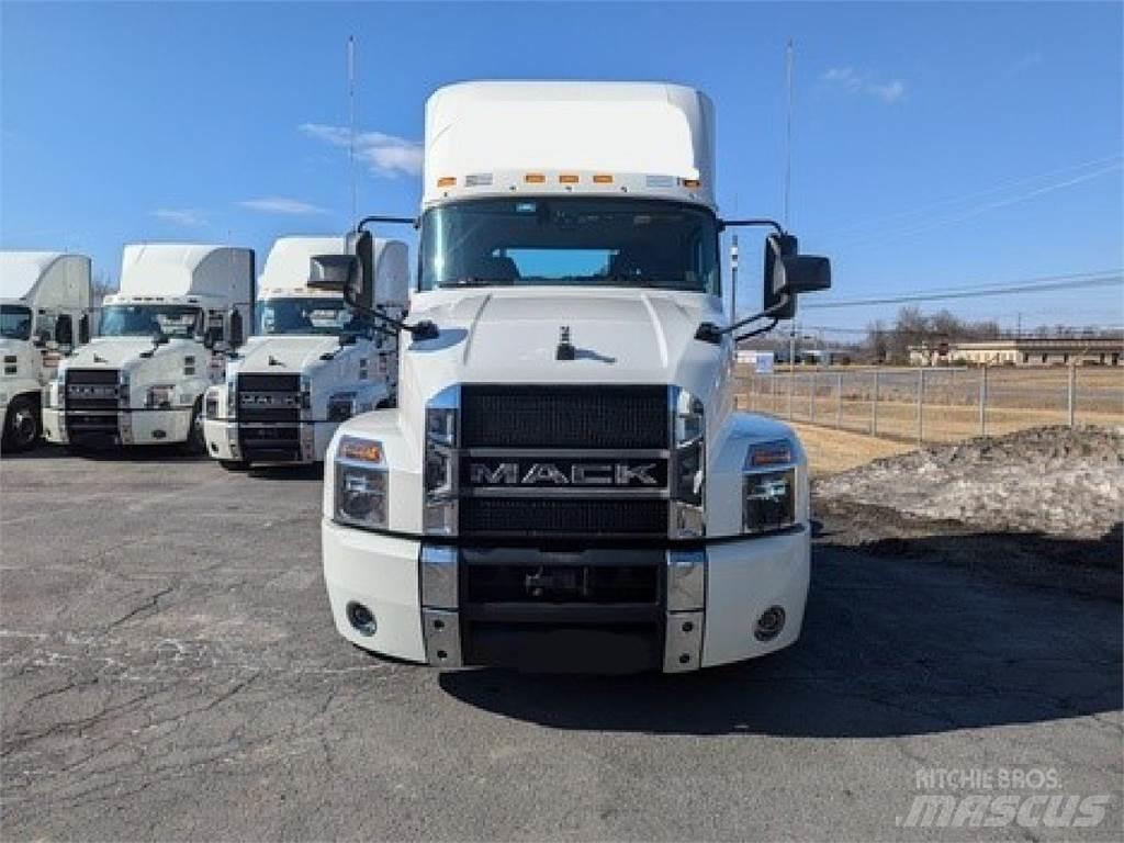 Mack AN64T Çekiciler