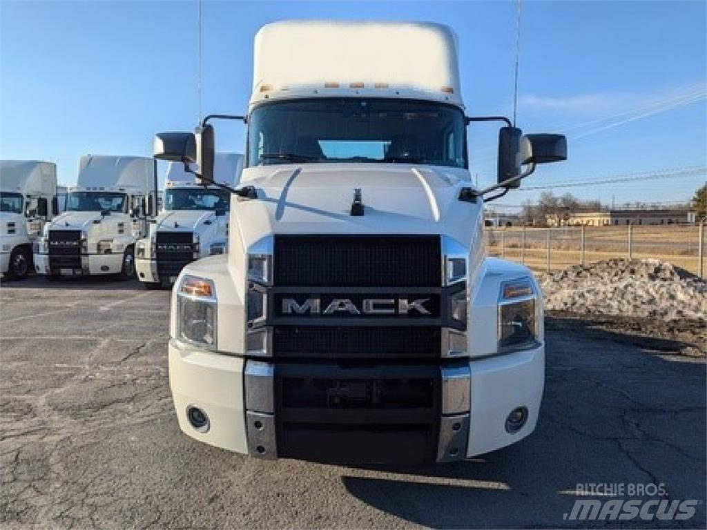 Mack AN64T Çekiciler