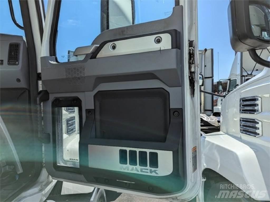 Mack AN64T Çekiciler