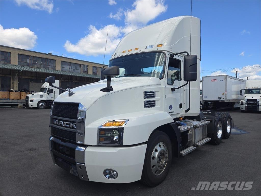 Mack AN64T Çekiciler