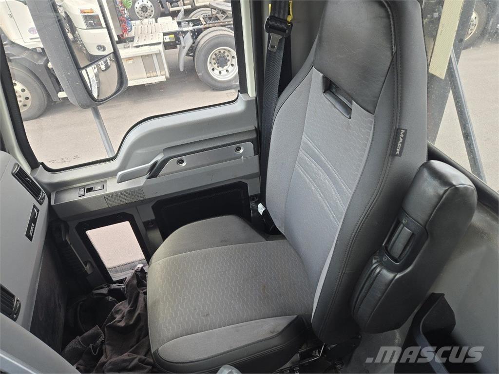 Mack AN64T Çekiciler