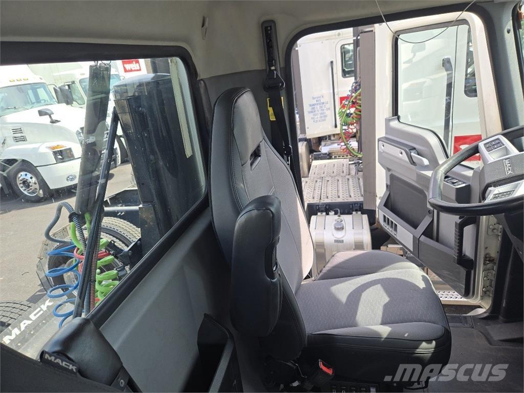 Mack AN64T Çekiciler