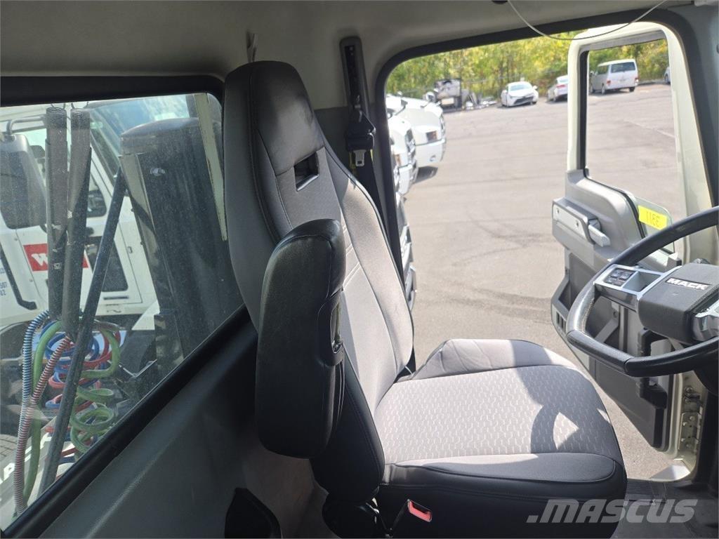 Mack AN64T Çekiciler