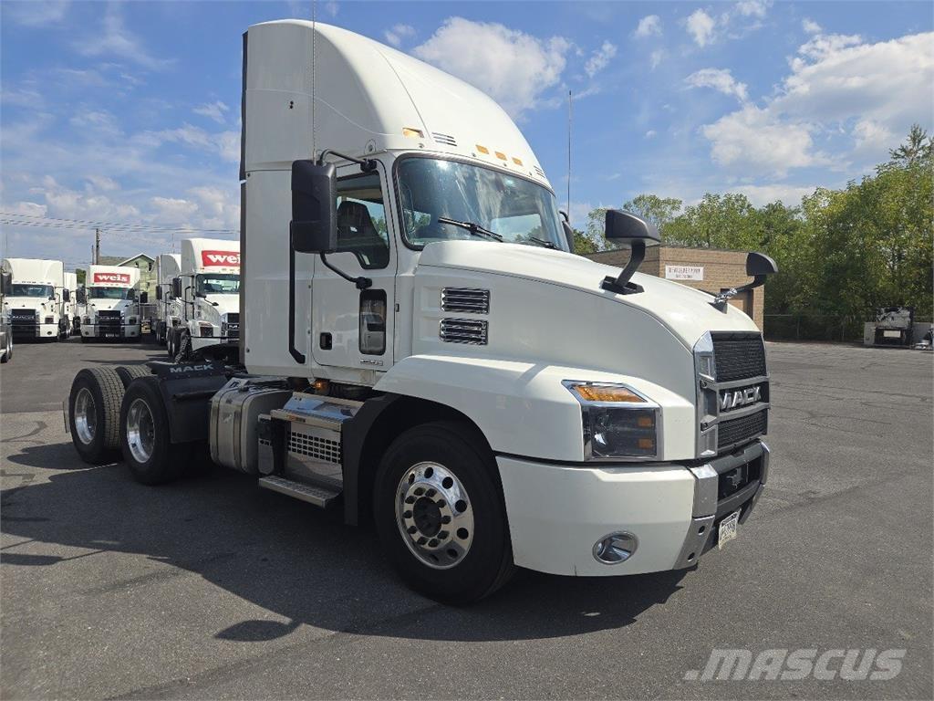 Mack AN64T Çekiciler