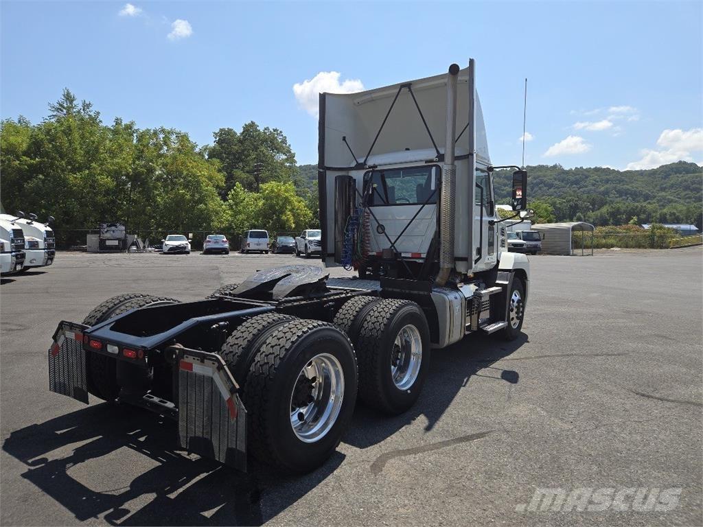 Mack AN64T Çekiciler