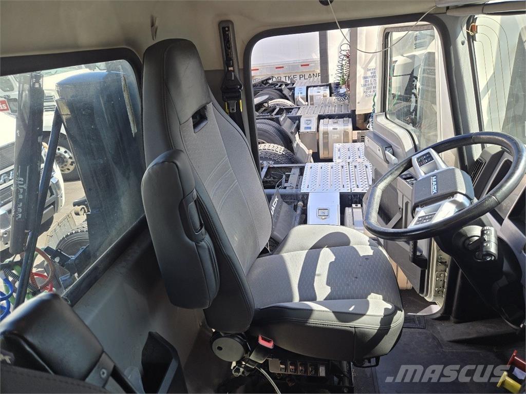 Mack AN64T Çekiciler