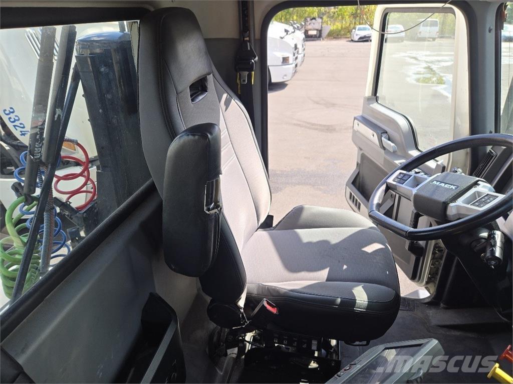 Mack AN64T Çekiciler