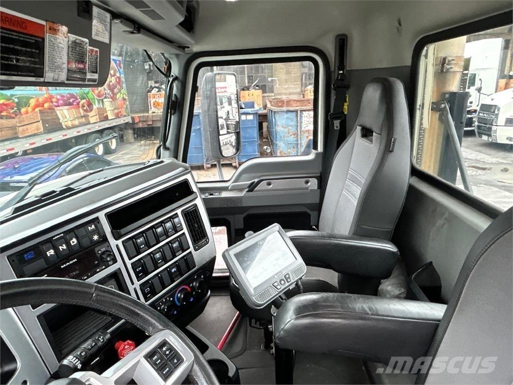 Mack AN64T Çekiciler