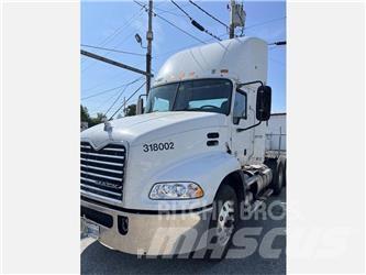 Mack CXU613 Çekiciler