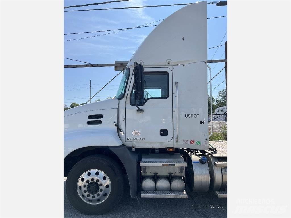 Mack CXU613 Çekiciler