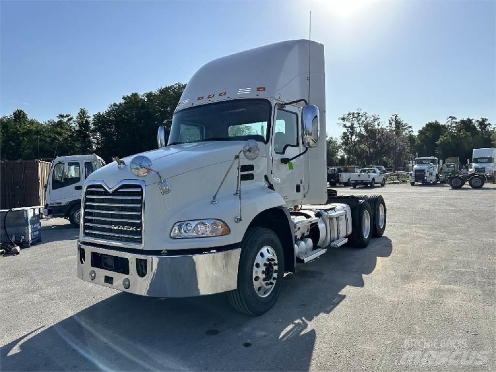 Mack CXU613 Çekiciler