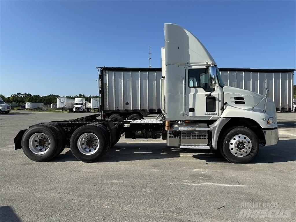 Mack CXU613 Çekiciler