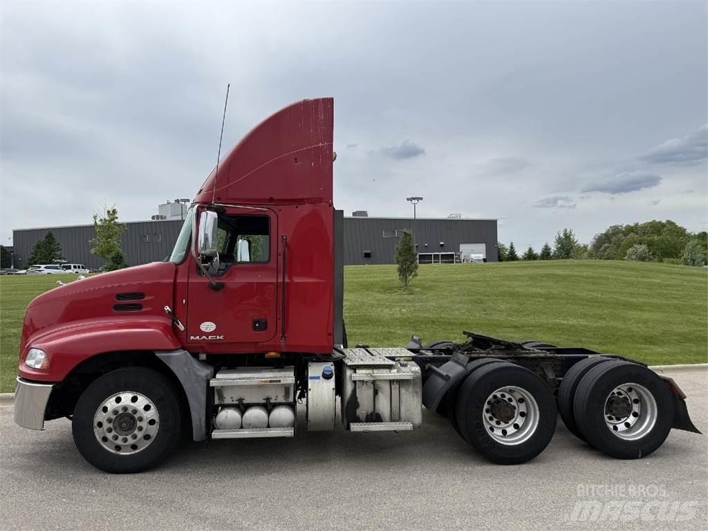 Mack CXU613 Çekiciler