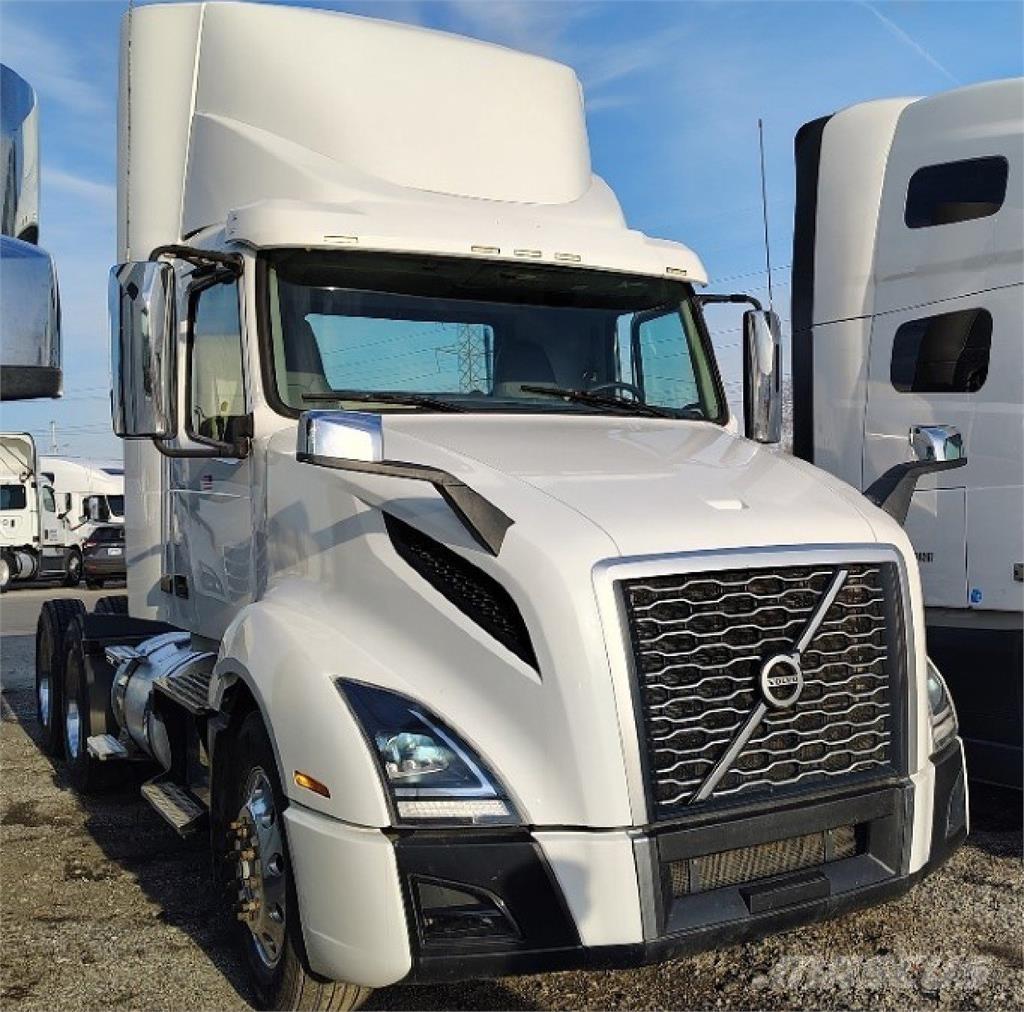 Volvo VNL300 Çekiciler