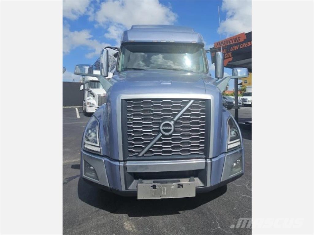 Volvo VNL64T760 Çekiciler