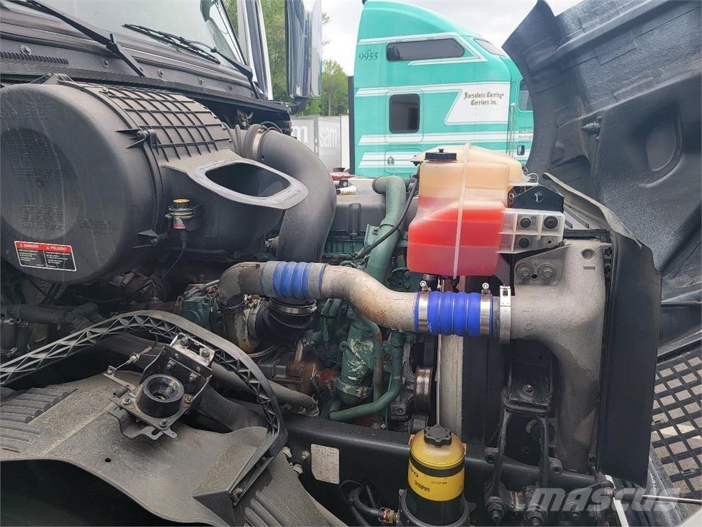 Volvo VNL64T780 Çekiciler