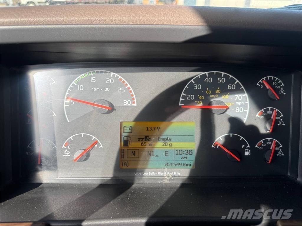 Volvo VNL670 Çekiciler