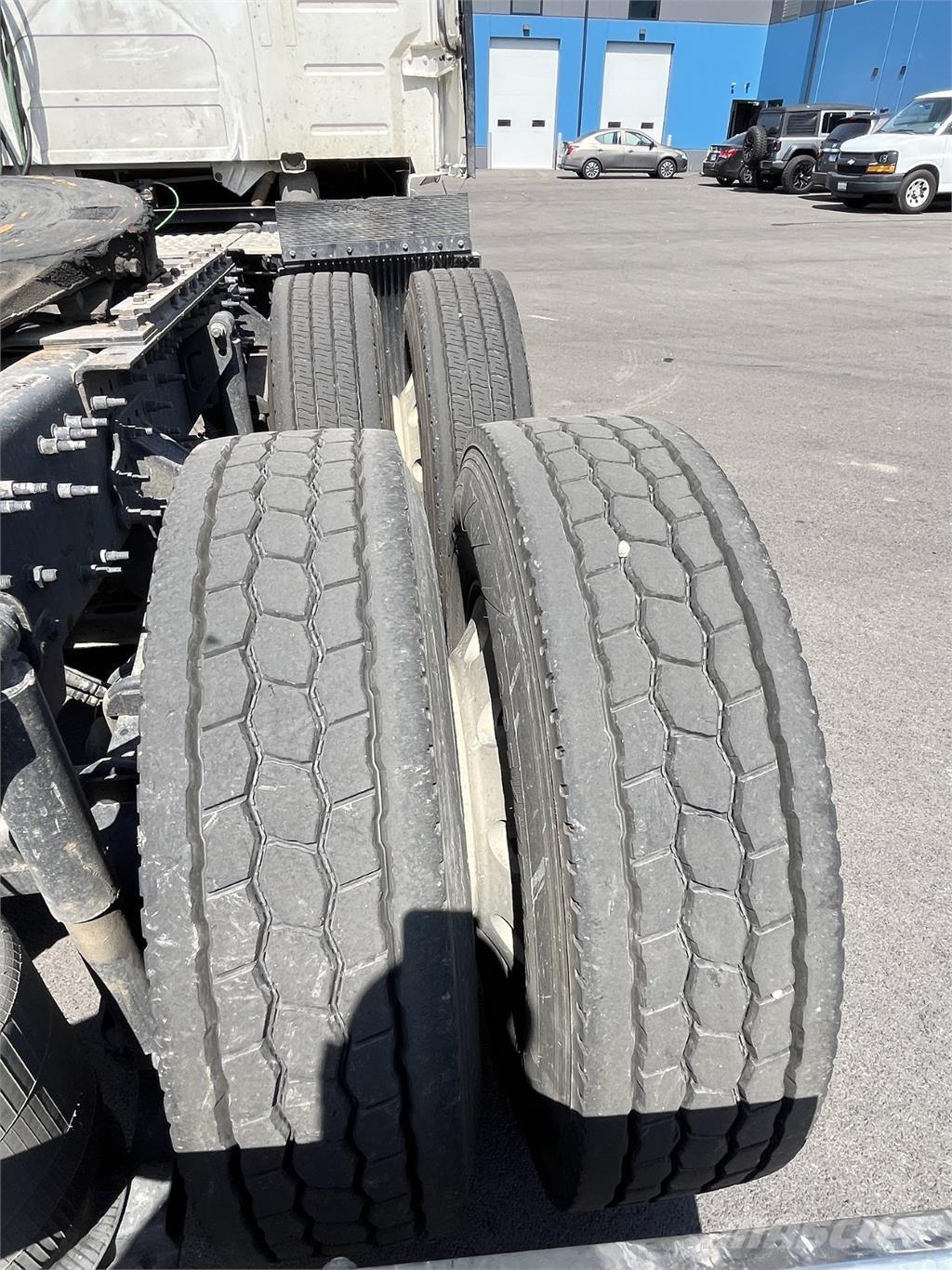 Volvo VNL860 Çekiciler