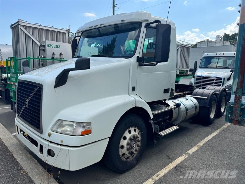 Volvo VNM64T200 Çekiciler