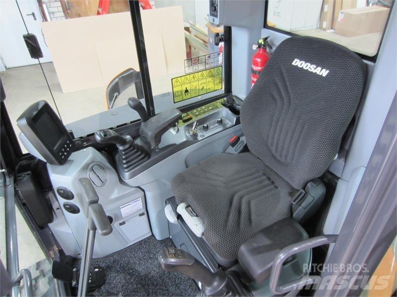 Develon DX27z-7 Mini ekskavatörler, 7 tona dek