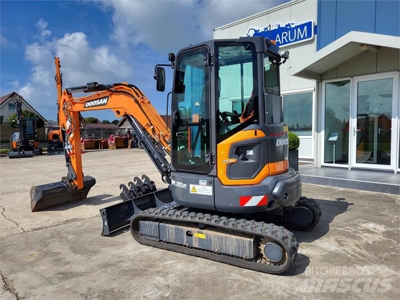 Develon DX35z-7 Mini ekskavatörler, 7 tona dek