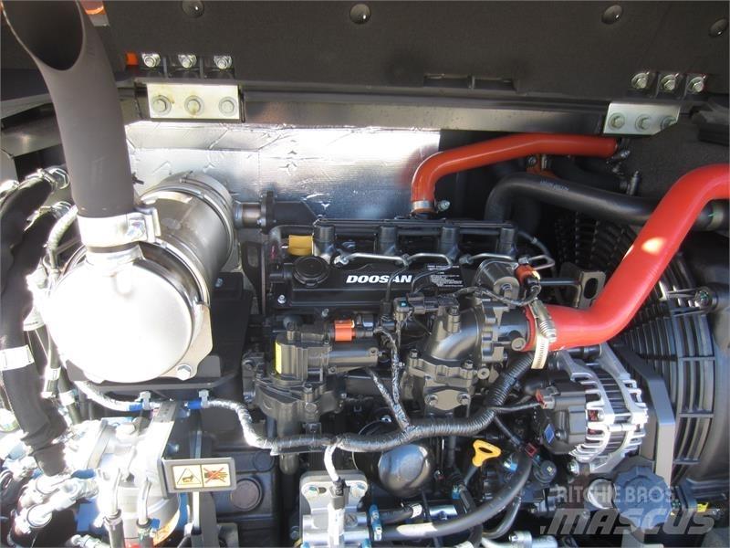 Develon DX57W-7 Mini ekskavatörler, 7 tona dek