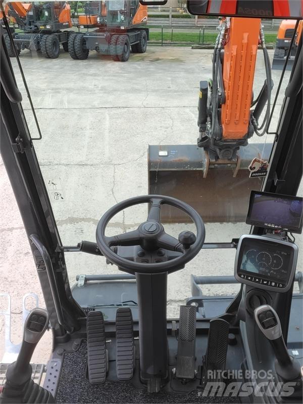 Doosan DX140W-5 Lastik tekerli ekskavatörler