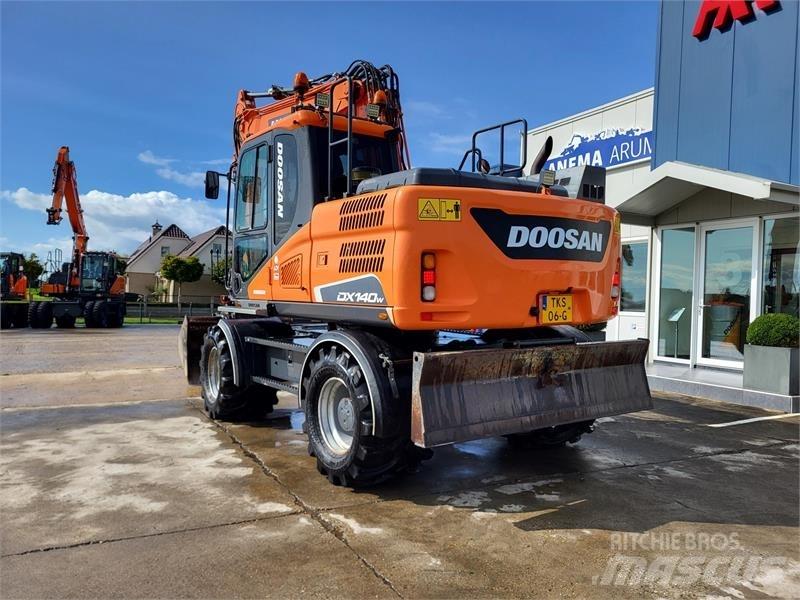 Doosan DX140W-5 Lastik tekerli ekskavatörler