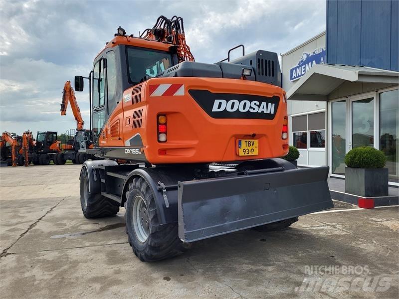 Doosan DX165W-5 Lastik tekerli ekskavatörler